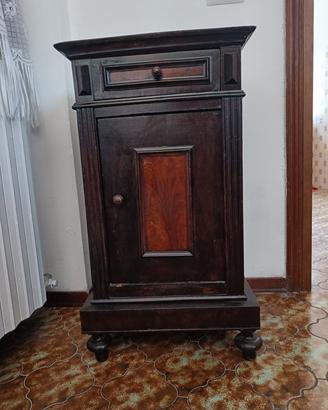 comodini antico fine 800