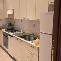 Cucina completa con elettrodomestici