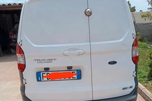 Ford transit courier 