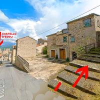 Casa in Molise Castropignano vista Castello borgo