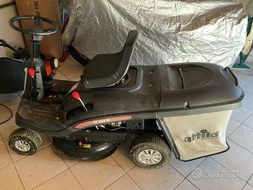 Trattorino tagliaerba