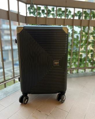 Valigia trolley nera rigida
