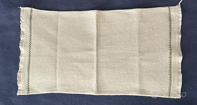 Tovaglietta cotone bordi punto croce verdi