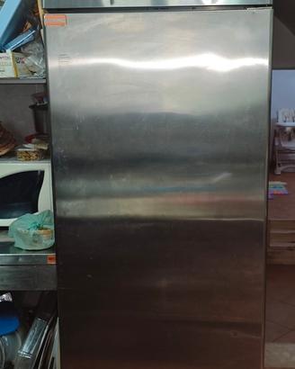 Armadio frigo professionale da 700 litri