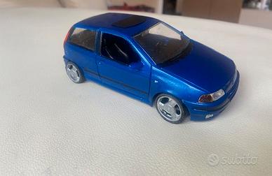 Fiat Punto GT scala 1/24 - in buono stato -blu