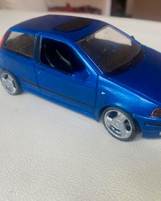 Fiat Punto GT scala 1/24 - in buono stato -blu