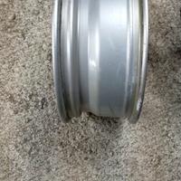 cerchi in lega per Alfa Romeo erano montati su 147