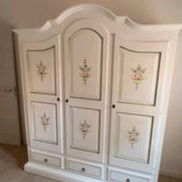 NUOVI ARMADI IN STILE SHABBY DA FABBRICA