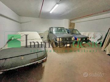 Box / Garage di 49 m² a Potenza
