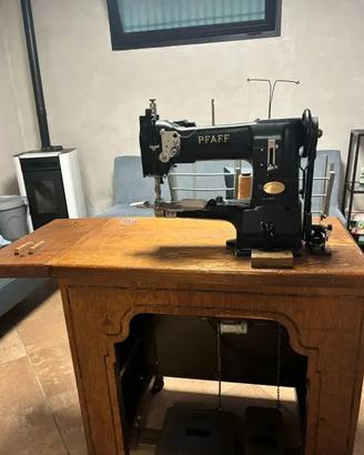 Macchina da cucire PFAFF con mobile LEVI'S