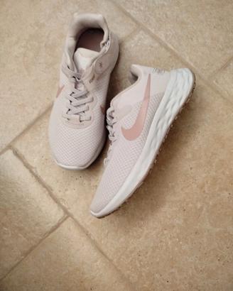 Nike Revolution 6 Fflyeas 