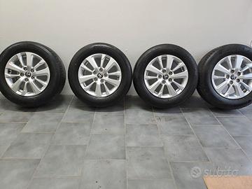 cerchi e pneumatici toyota yaris cross 