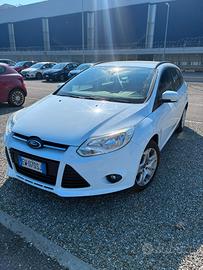 Ford focus 1.6 sw  del 2015