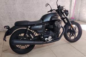 Moto Guzzi V7 III Stone (2019) - Solo 7.000 km 