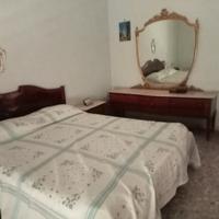  mobili d’antiquariato in buone condizioni 