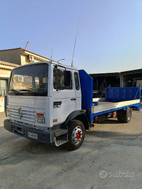 Carrellone pianale con rampa Renault midliner