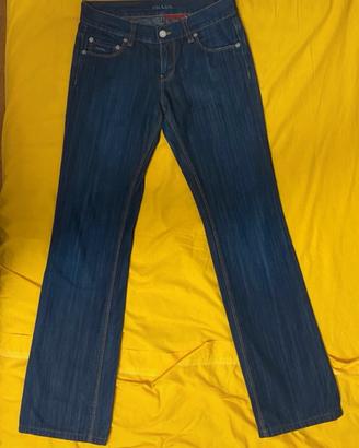 jeans a vita bassa a zampa di prada