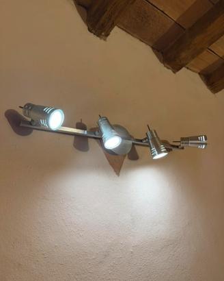 Lampada a 4 faretti orientabili