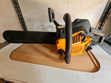 Motosega a scoppio con affilatore di lame