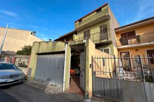 Indipendente bilivelli con posto auto