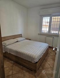 Ardea bilocale arredato con balcone/box auto