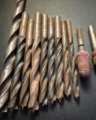 Lotto punte per legno 9pz.+ Mole abrasive 3pz.