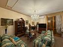 villa-di-330-m²-con-piu-di-5-locali-e-box-auto-dop