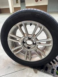 Cerchi in lega Lancia Y e gomme estive