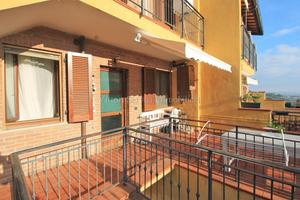 Foiano della Chiana (AR), appartamento con ingress