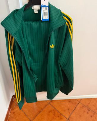 Completo Adidas sportivo