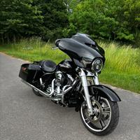 Harley Davidson Street Glide 103