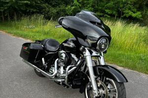Harley Davidson Street Glide 103