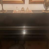 Pianoforte verticale a parete nero Furstenberg