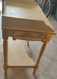 
Toilette camera da letto

Avorio e oro

