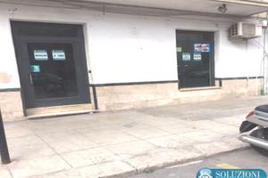 Negozio 2 Luci Mq 70 (circa) Via Sampolo