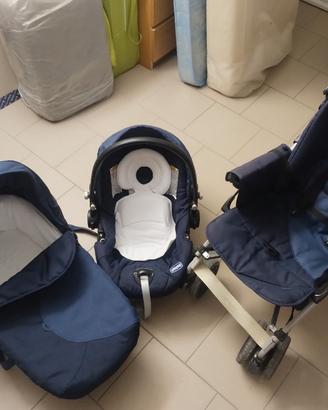 trio enjoy fun chicco