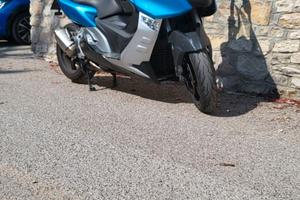 MAXI SCOOTER