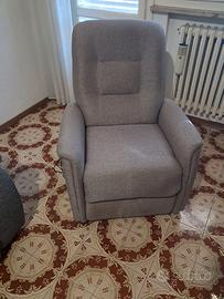 Poltrona per anziani elevabile