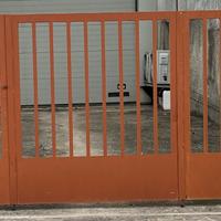 Cancelli in ferro robusti e coordinati