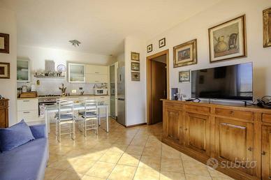 Appartamento di 70 m² con 3 locali e box auto a Gr