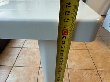 Tavolo di plastica