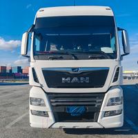 trattore stradale con semirimorchio 