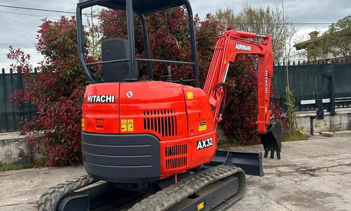 E176 Escavatore 32 q.li girosagoma