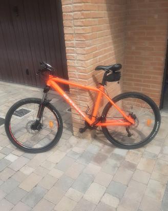 MOUNTAIN BIKE B’Twin 26"