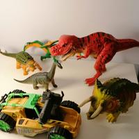 Dinosauri in plastica