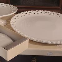 alzatina, vassoio e tagliatorta in ceramica 