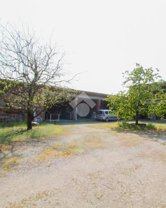 CAPANNONE A VEROLANUOVA