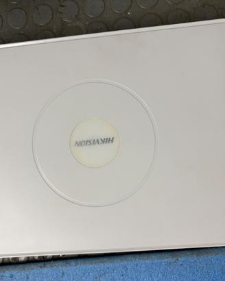 NVR HikVision DS-7108N-SN/P