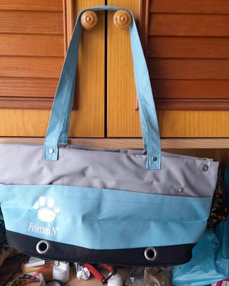 Borsa in tessuto con logo Fortesan e zampa.