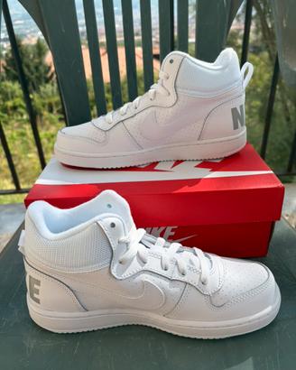 Nike Court Borough Mid